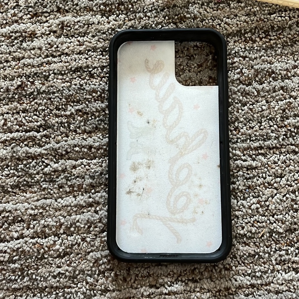 iPhone 11 case - Picture 2 of 2